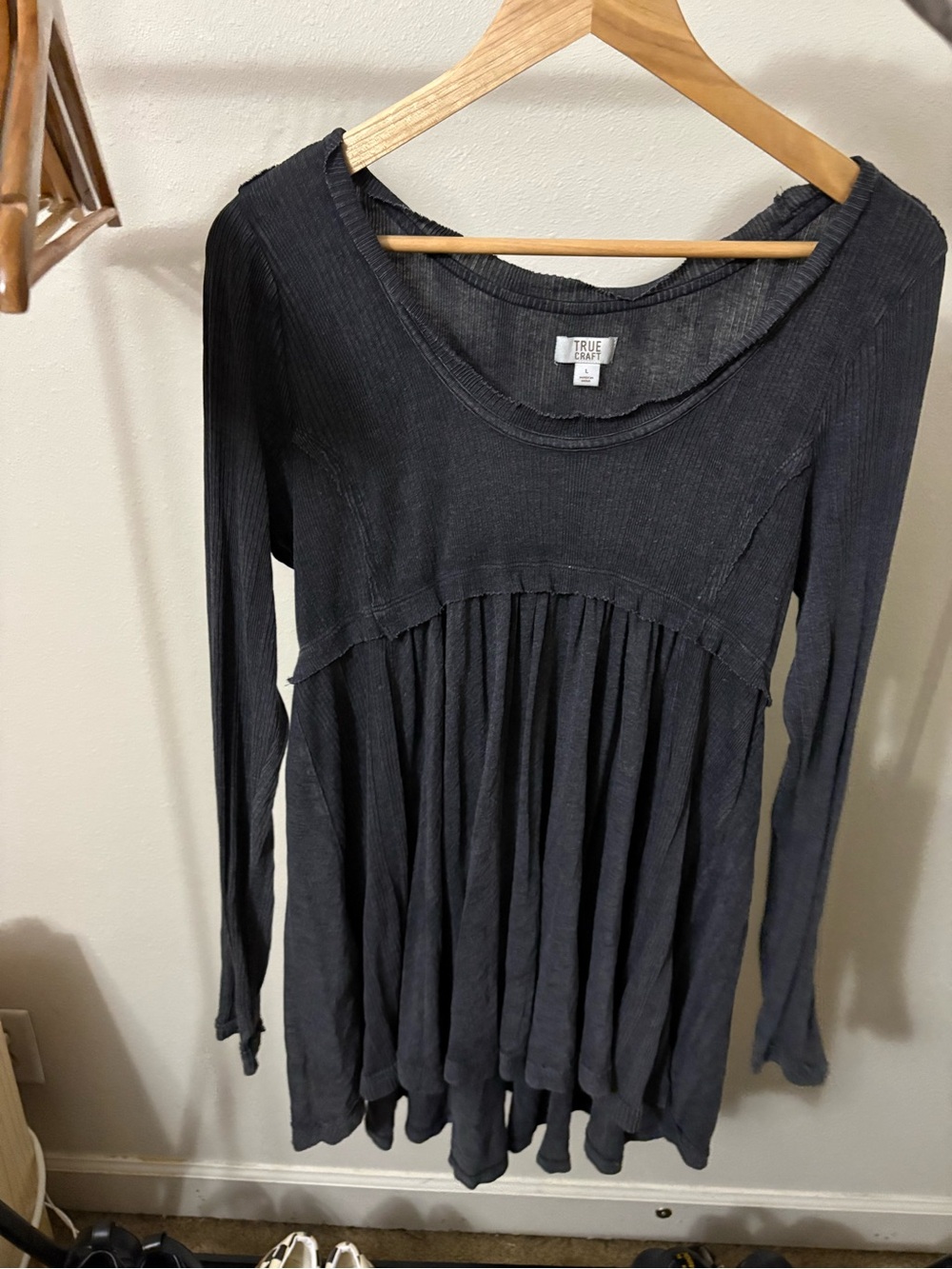 True Craft Black Long-Sleeve Babydoll Women's Top